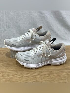 Brooks Ghost 15 Women’s Size 7.5 B White/Sail Running Walking Shoes (no Insoles)